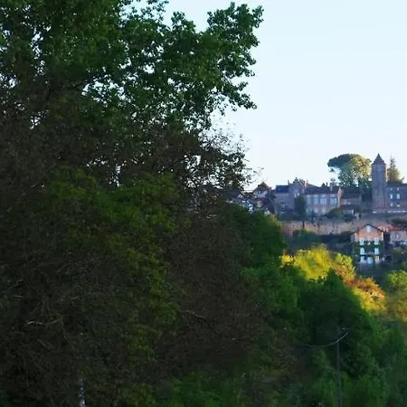 Alojamento de Acomodação e Pequeno-almoço Deluxe In Pays De Belves, Dordogne.